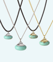 Jade Stone Curling Rock Necklace - In 3D